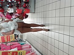 La milf aux gros porno français x seins Whitney Wonders chevauche comme une folle