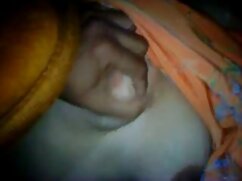 MILF réchauffe un jeune couple avec ancien film porno français sa bouche